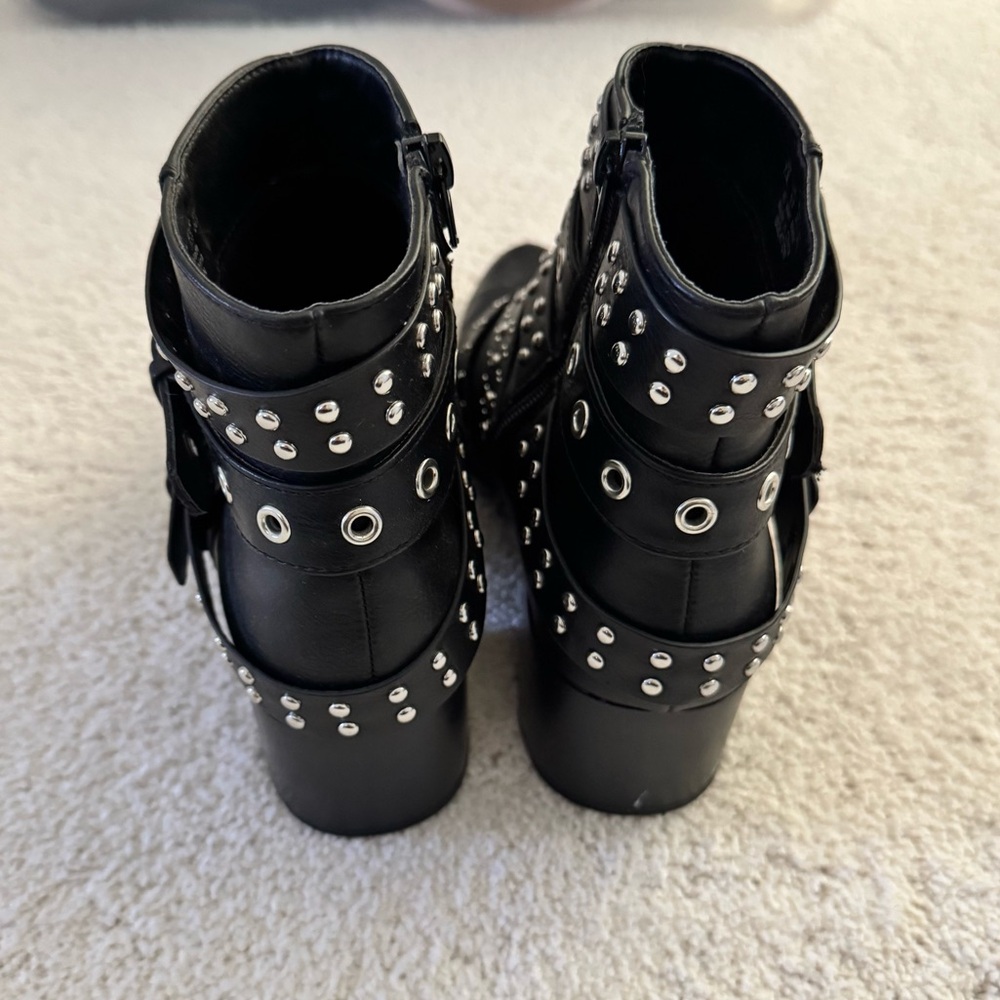 Fergalicious Isolation Booties - Picture 6 of 7